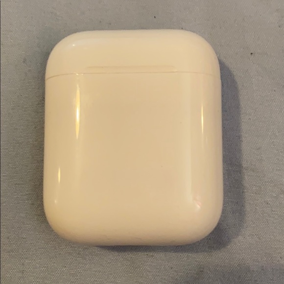 Authentic apple AirPods 2nd gen with charging case